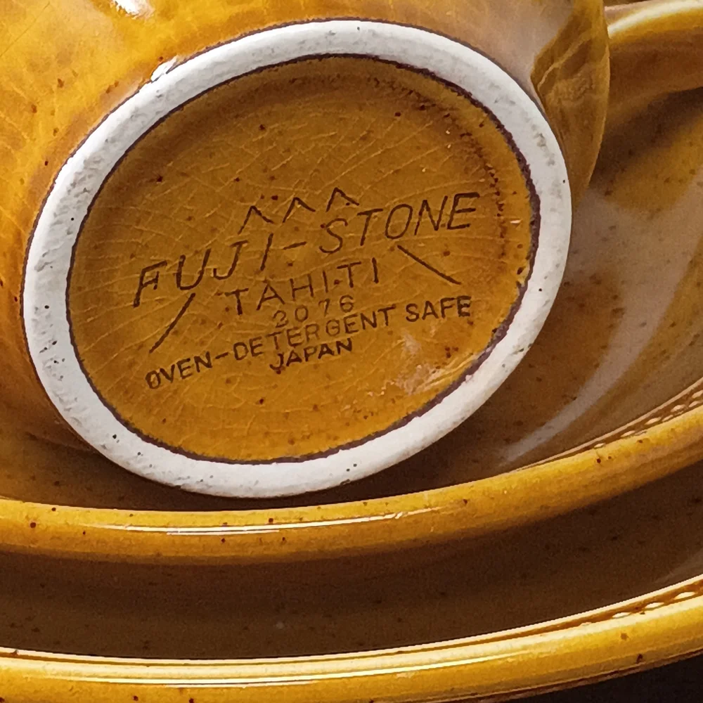 Rustic Stoneware Dinnerware Set - Gold and Black
